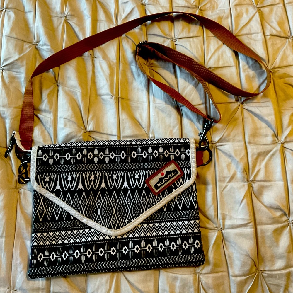 Kavu envelope style crossbody